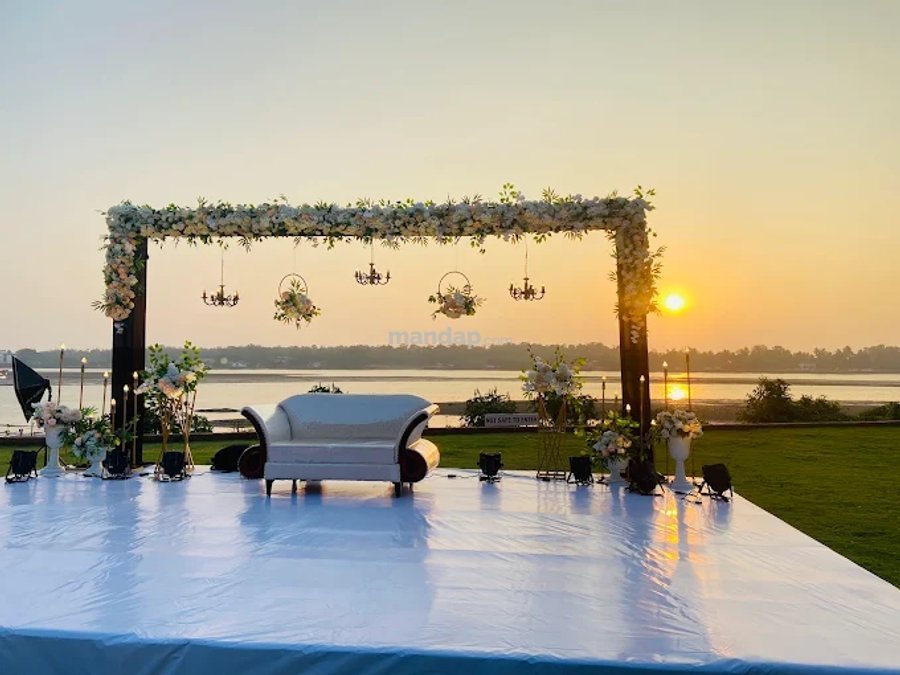 EDGEWATER Riverfront Venue — Wedding Reception